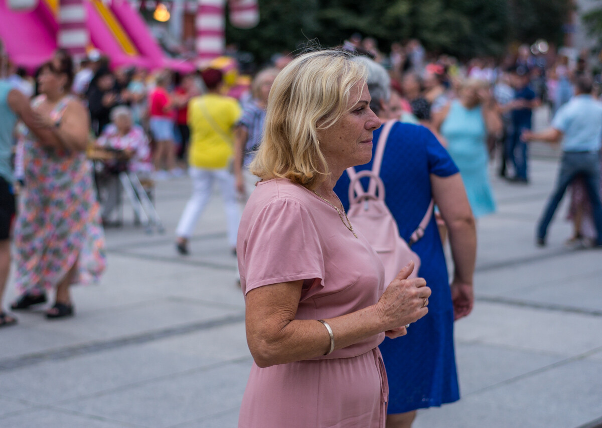 Na rynku w Nowym Bytomiu znów pojawił się roztańczony tłum. Mieszkańcy naszego miasta z ochotą bawili się do wakacyjnych rytmów. Mamy to na zdjęciach!