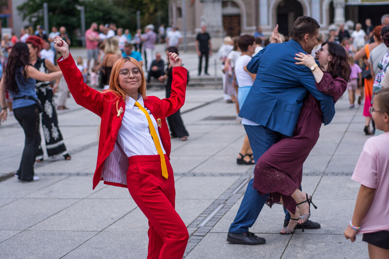 Potańcówka na zakończenie lata. Tłumy! [FOTORELACJA]