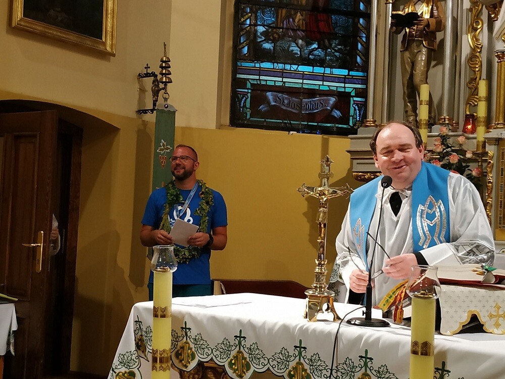 Ponad 160 pielgrzymów z trzech parafii w Rudzie Śląskiej - Halembie wyruszyło 19 sierpnia pieszo na Jasną Górę. To jedna z najliczniejszych pielgrzymek w mieście. W sobotę w godzinach wieczornych pielgrzymi powrócili do domu.