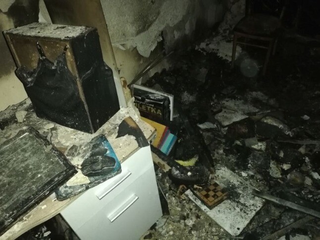 Rodzina z Halemby prosi o pomoc, po tym jak straciła cały dobytek życia w pożarze. Zorganizowano internetową zbiórkę pieniędzy na remont mieszkania. "Prosimy, pomóżcie nam odzyskać nasz dom i normalne życie" - apeluje Mateusz Dula.