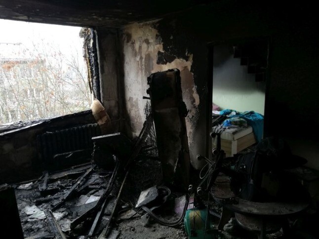 Rodzina z Halemby prosi o pomoc, po tym jak straciła cały dobytek życia w pożarze. Zorganizowano internetową zbiórkę pieniędzy na remont mieszkania. "Prosimy, pomóżcie nam odzyskać nasz dom i normalne życie" - apeluje Mateusz Dula.