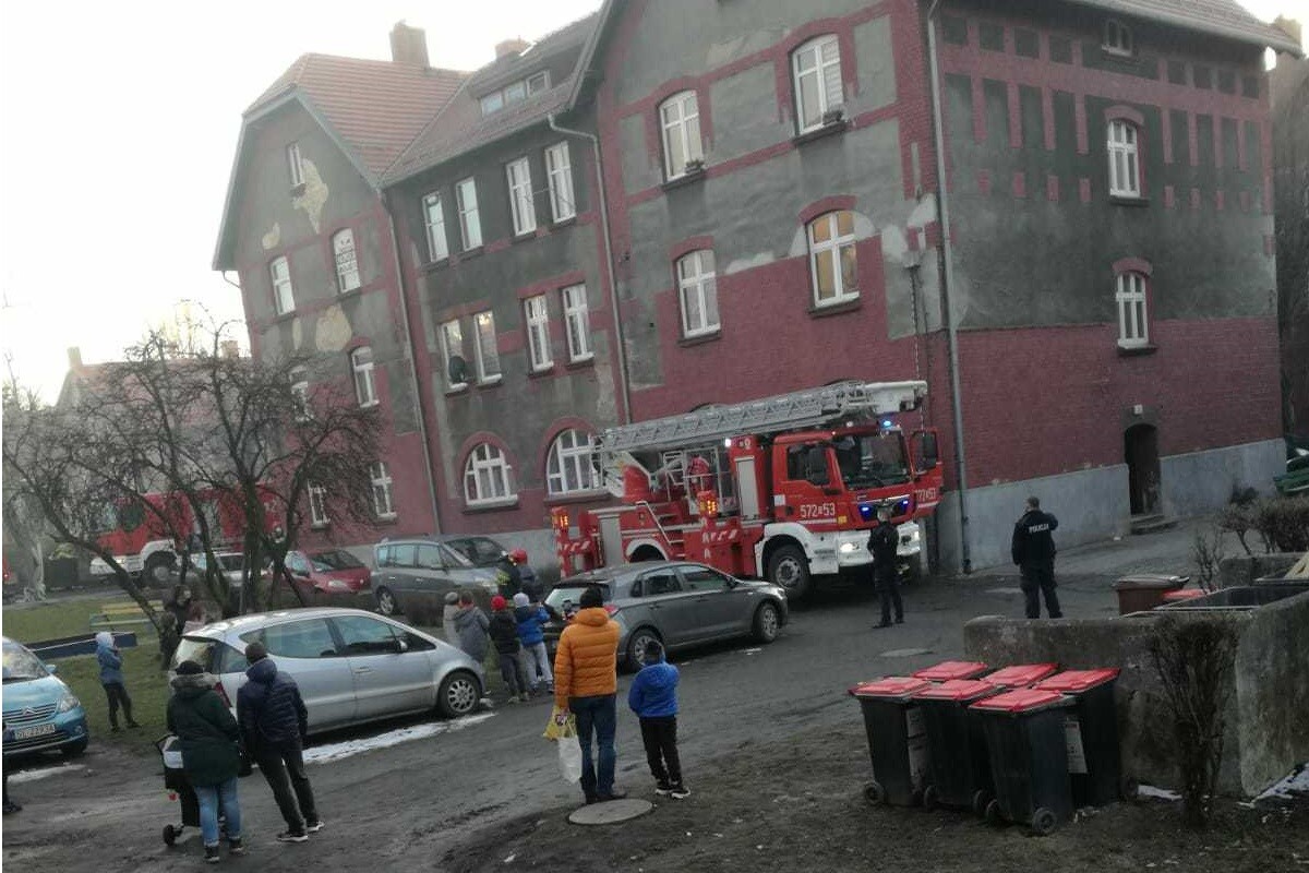 RudaSlaska.com.pl - najnowsze informacje i wiadomości rudzkie - pożar sadzy w kominie na ulicy Tiałowskiego
