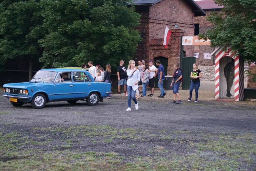 Złot zabytkowych pojazdów, gry, konkursy oraz dobra zabawa – to wszystko czekało na miłośników minionej epoki, którzy odwiedzili bielszowickie Muzeum PRL-u, 1 września. W klimacie  dawnych lat pożegnano odchodzące lato!