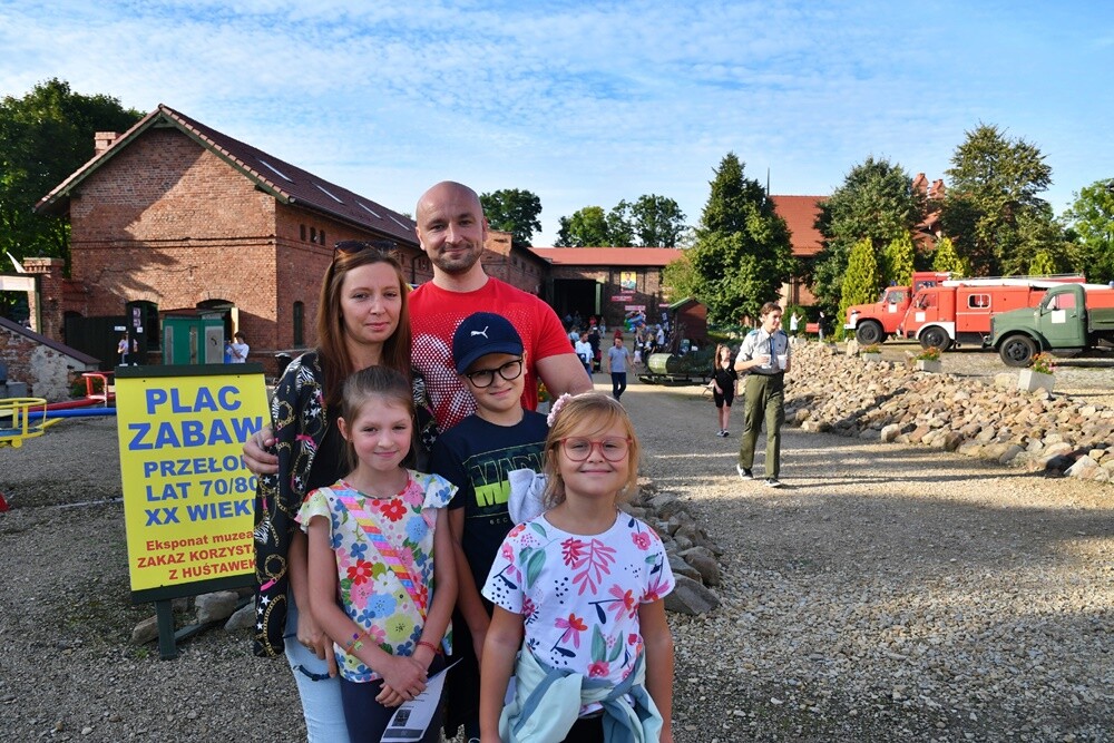 W Muzeum PRL-u zorganizowano Zlot Pojazdów Minionej Epoki i Pożegnanie Lata / fot. Jacek Knapik