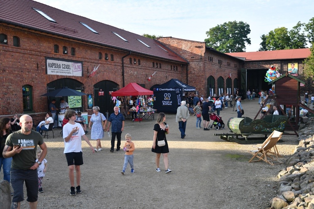 W Muzeum PRL-u zorganizowano Zlot Pojazdów Minionej Epoki i Pożegnanie Lata / fot. Jacek Knapik