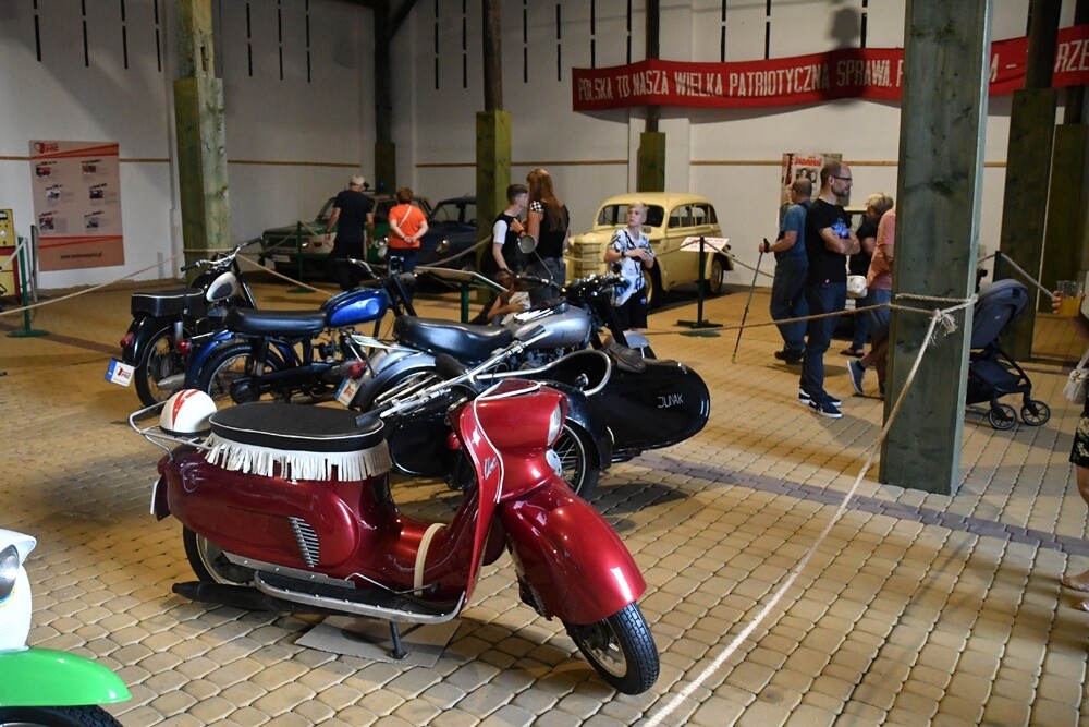 W Muzeum PRL-u zorganizowano Zlot Pojazdów Minionej Epoki i Pożegnanie Lata / fot. Jacek Knapik