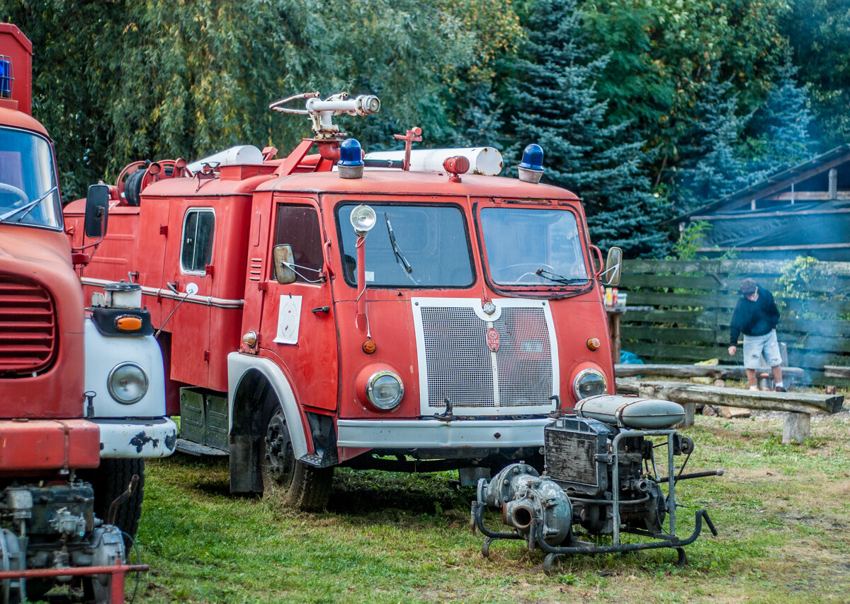 Działo się, oj działo w sobotę w Muzeum PRL-u. Udało nam się dotrzeć w godzinach popołudniowych, aby sfotografować ich ekspozycję oraz świetny zlot zabytkowych samochodów.