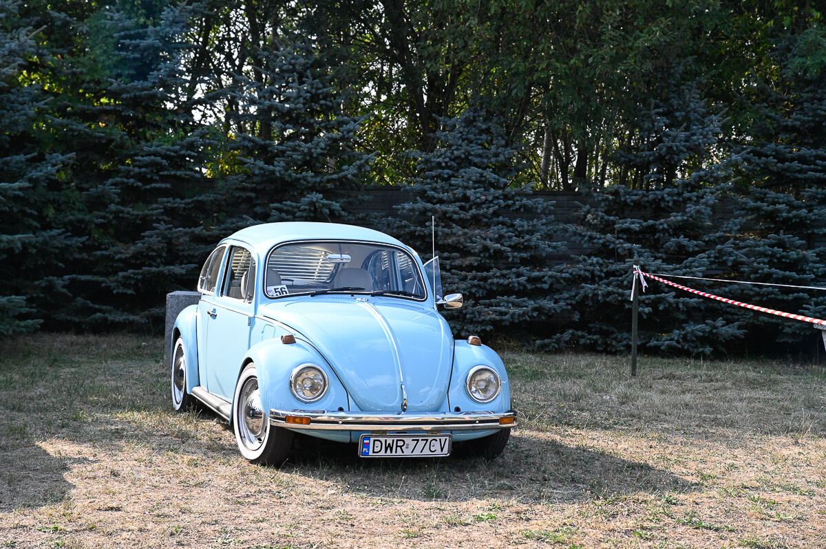 7 września w Muzeum Historii Polski Ludowej odbyła się impreza z okazji końca lata, połączona ze zlotem pojazdów minionej epoki. / fot. Magdalena Ruda