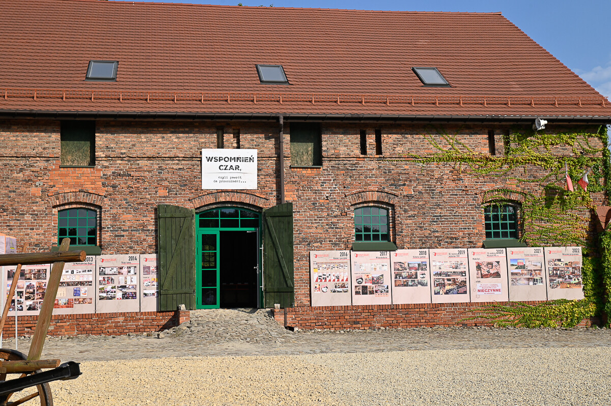 7 września w Muzeum Historii Polski Ludowej odbyła się impreza z okazji końca lata, połączona ze zlotem pojazdów minionej epoki. / fot. Magdalena Ruda
