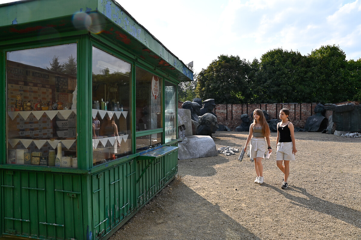 7 września w Muzeum Historii Polski Ludowej odbyła się impreza z okazji końca lata, połączona ze zlotem pojazdów minionej epoki. / fot. Magdalena Ruda