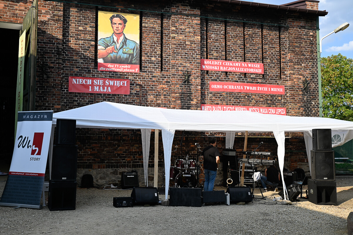 7 września w Muzeum Historii Polski Ludowej odbyła się impreza z okazji końca lata, połączona ze zlotem pojazdów minionej epoki. / fot. Magdalena Ruda