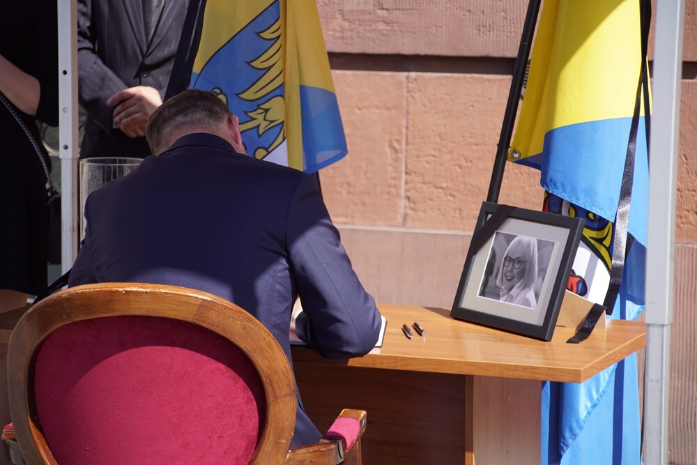 Prezydent Rudy Śląskiej - Grażyna Dziedzic zmarła w 16 czerwca po trudnej walce z chorobą nowotworową. Jej oficjalne pożegnanie odbyło się dzisiaj w kościele św. Pawła Apostoła w Nowym Bytomiu. 