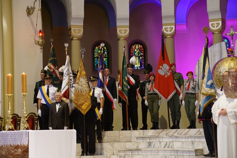 Prezydent Rudy Śląskiej - Grażyna Dziedzic zmarła w 16 czerwca po trudnej walce z chorobą nowotworową. Jej oficjalne pożegnanie odbyło się dzisiaj w kościele św. Pawła Apostoła w Nowym Bytomiu. 