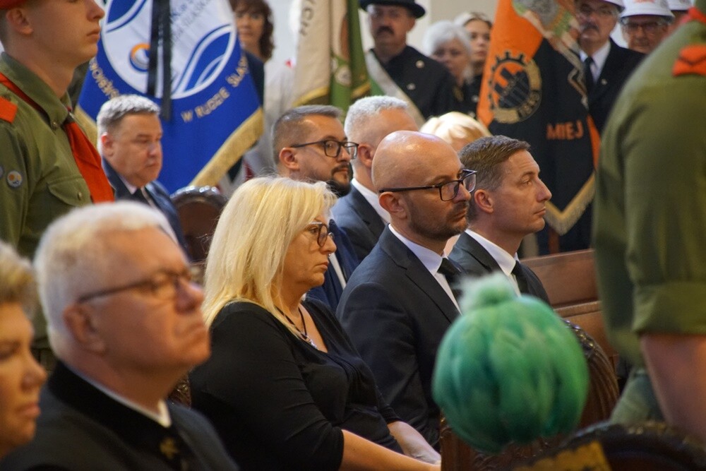 Prezydent Rudy Śląskiej - Grażyna Dziedzic zmarła w 16 czerwca po trudnej walce z chorobą nowotworową. Jej oficjalne pożegnanie odbyło się dzisiaj w kościele św. Pawła Apostoła w Nowym Bytomiu. 