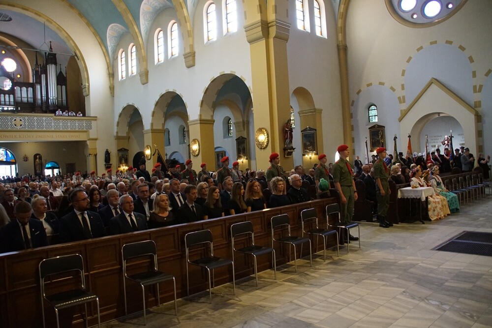Prezydent Rudy Śląskiej - Grażyna Dziedzic zmarła w 16 czerwca po trudnej walce z chorobą nowotworową. Jej oficjalne pożegnanie odbyło się dzisiaj w kościele św. Pawła Apostoła w Nowym Bytomiu. 