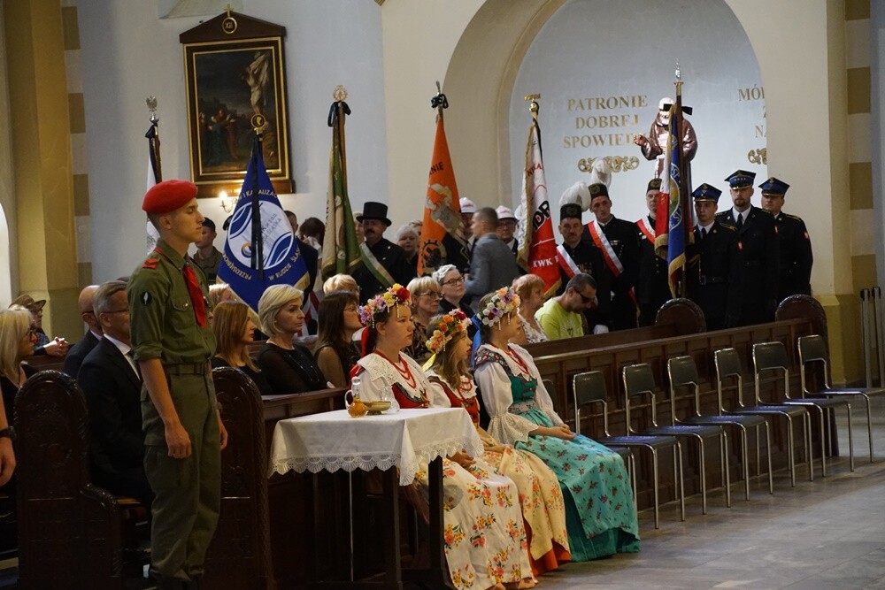 Prezydent Rudy Śląskiej - Grażyna Dziedzic zmarła w 16 czerwca po trudnej walce z chorobą nowotworową. Jej oficjalne pożegnanie odbyło się dzisiaj w kościele św. Pawła Apostoła w Nowym Bytomiu. 