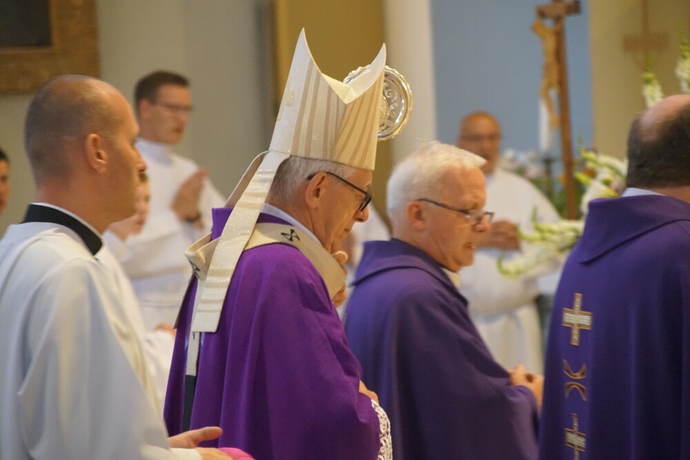 Prezydent Rudy Śląskiej - Grażyna Dziedzic zmarła w 16 czerwca po trudnej walce z chorobą nowotworową. Jej oficjalne pożegnanie odbyło się dzisiaj w kościele św. Pawła Apostoła w Nowym Bytomiu. 