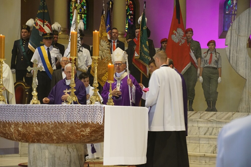 Prezydent Rudy Śląskiej - Grażyna Dziedzic zmarła w 16 czerwca po trudnej walce z chorobą nowotworową. Jej oficjalne pożegnanie odbyło się dzisiaj w kościele św. Pawła Apostoła w Nowym Bytomiu. 