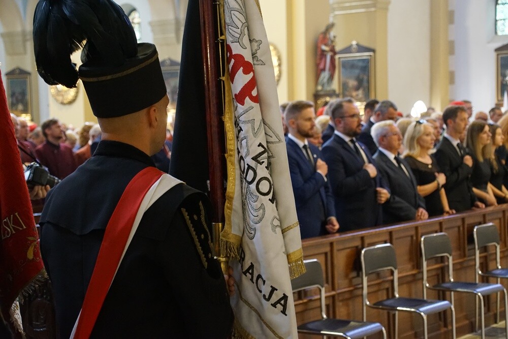 Prezydent Rudy Śląskiej - Grażyna Dziedzic zmarła w 16 czerwca po trudnej walce z chorobą nowotworową. Jej oficjalne pożegnanie odbyło się dzisiaj w kościele św. Pawła Apostoła w Nowym Bytomiu. 