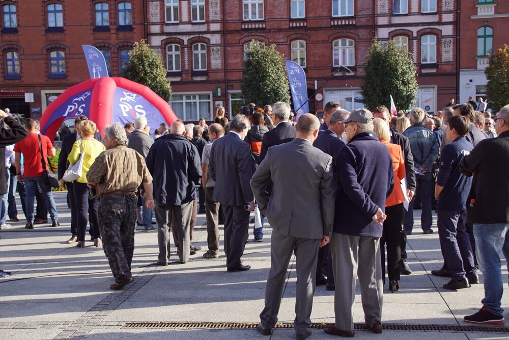 Ciąg dalszy bardzo intensywnej kampanii wyborczej premiera Mateusza Morawieckiego. W sobotę prezes Rady Ministrów odwiedził Rudę Śląską.