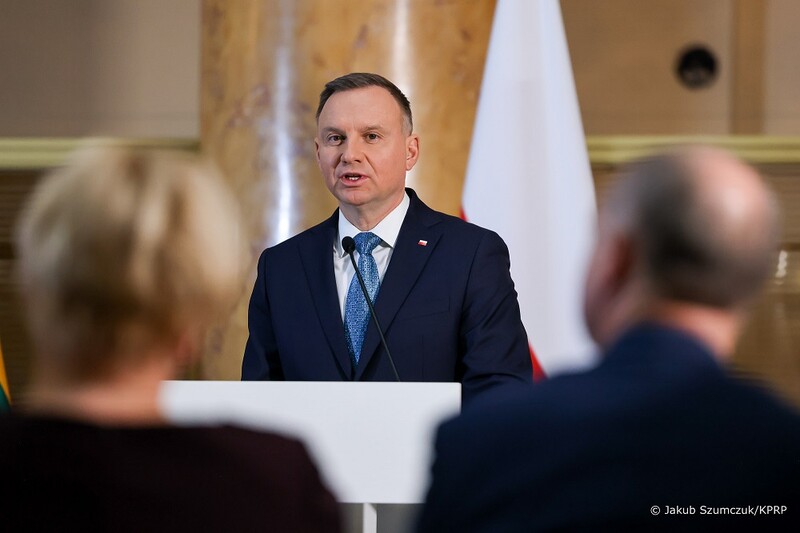 Prezydent Andrzej Duda podpisał ustawę o przedłużeniu kadencji samorządów