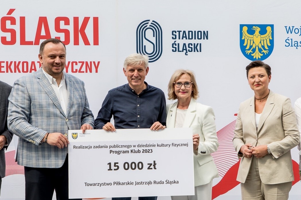 Śląski "Program Klub 2023" dofinansował 9 klubów sportowych z Rudy Śląskiej. Łącznie do rudzkich klubów i stowarzyszeń z programów "Klub" trafi 145 tysięcy złotych na rozwój młodzieży i cele statutowe.

fot. Tomasz Żak / UMWS