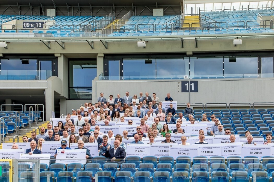 Śląski "Program Klub 2023" dofinansował 9 klubów sportowych z Rudy Śląskiej. Łącznie do rudzkich klubów i stowarzyszeń z programów "Klub" trafi 145 tysięcy złotych na rozwój młodzieży i cele statutowe.

fot. Tomasz Żak / UMWS