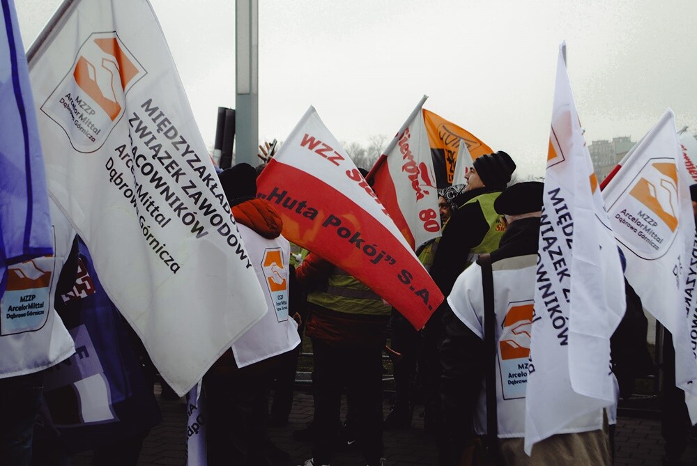 Protest hutników podczas konwencji KO. / fot. związki zawodowe Huty Pokój