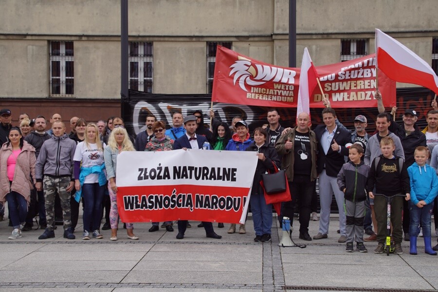 Protest przeciwko noszeniu maseczek oraz ograniczeniom związanym z pandemią koronawirusa. 