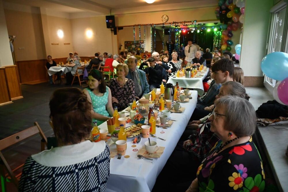 Prywatka u Młodych i Młodszych!/fot. FB Jacek Morek