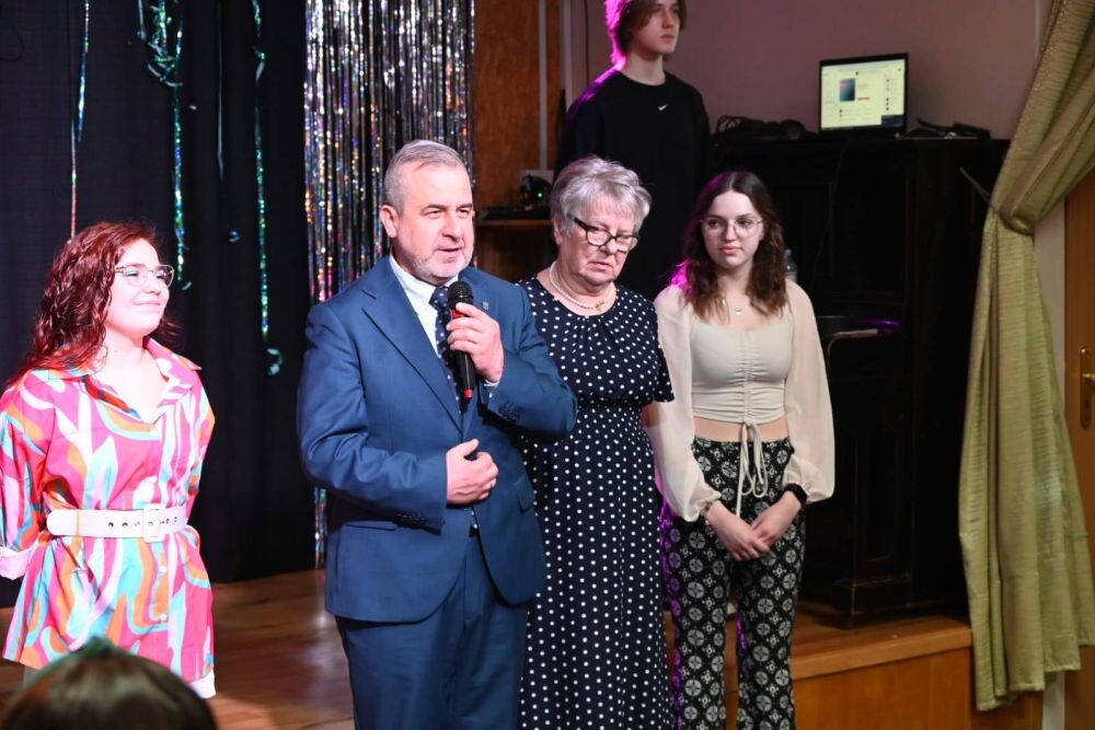 Prywatka u Młodych i Młodszych!/fot. FB Jacek Morek