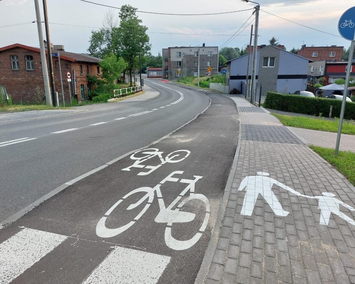 Zakończyła się przebudowa połączenia ulic Nowy Świat i Halembskiej w Rudzie Śląskiej. Inwestycja kosztowała 2,75 mln zł, miasto otrzymało na nią 1,2 mln zł dofinansowania z Rządowego Funduszu Rozwoju Dróg. / fot. UM Ruda Śląska