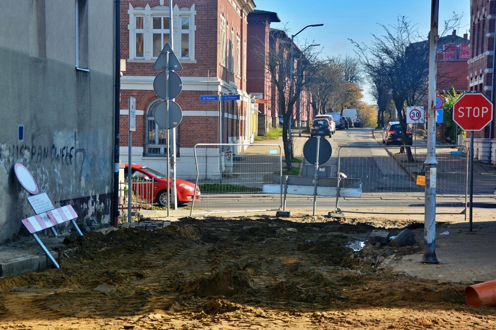 Od jesieni ubiegłego roku trwa modernizacja ul. Janasa w dzielnicy Ruda. Aktualnie trwa przebudowa kanalizacji na ostatnim fragmencie tej ulicy. Na jakim etapie są prace?

fot. Jacek Knapik