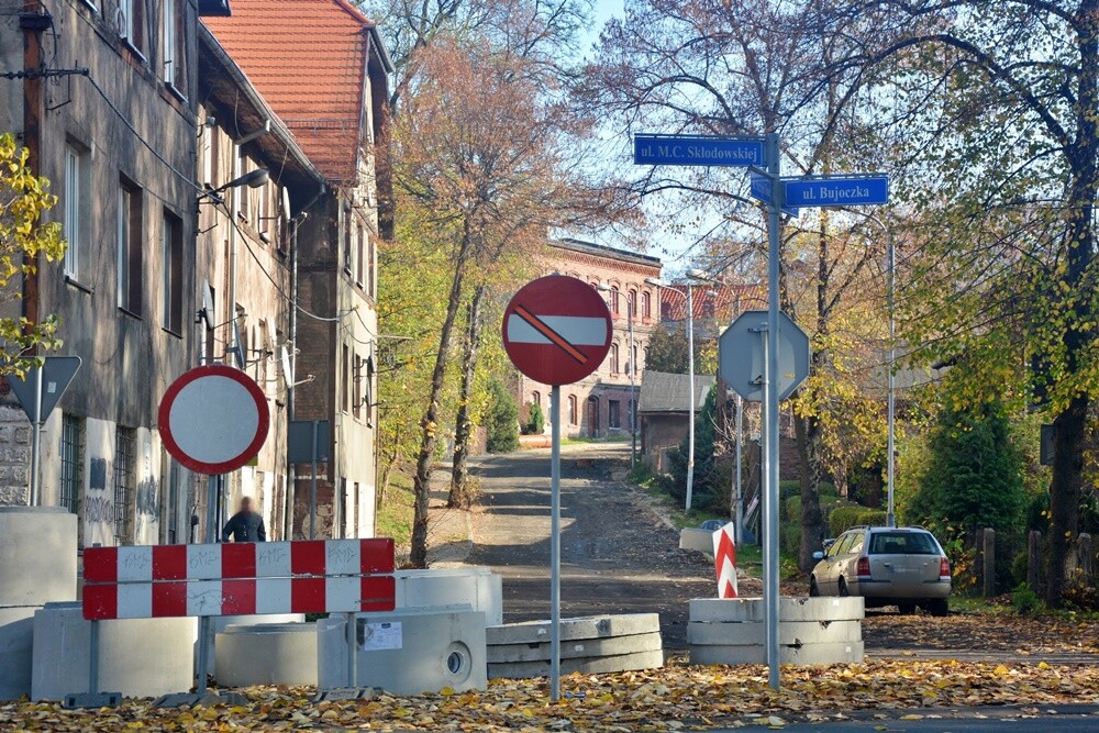 Od jesieni ubiegłego roku trwa modernizacja ul. Janasa w dzielnicy Ruda. Aktualnie trwa przebudowa kanalizacji na ostatnim fragmencie tej ulicy. Na jakim etapie są prace?

fot. Jacek Knapik