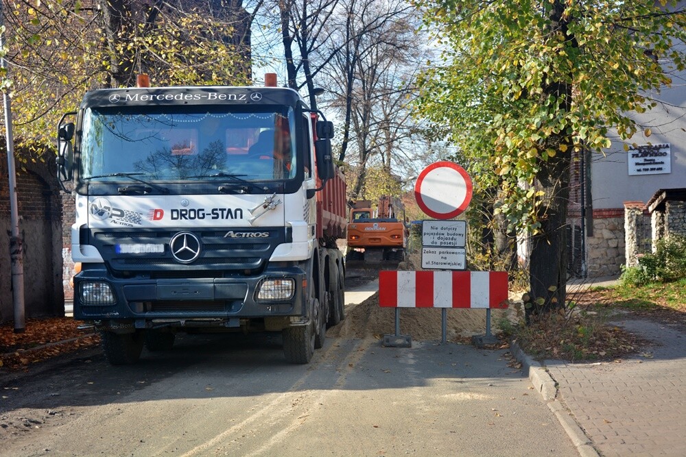 Od jesieni ubiegłego roku trwa modernizacja ul. Janasa w dzielnicy Ruda. Aktualnie trwa przebudowa kanalizacji na ostatnim fragmencie tej ulicy. Na jakim etapie są prace?

fot. Jacek Knapik