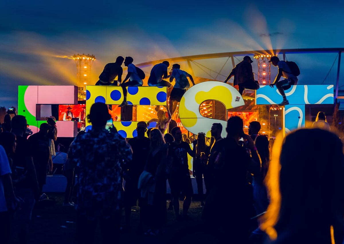 Przed nami FEST Festival 2022. Jakie zespoły i artyści wystąpią? [LINE-UP]