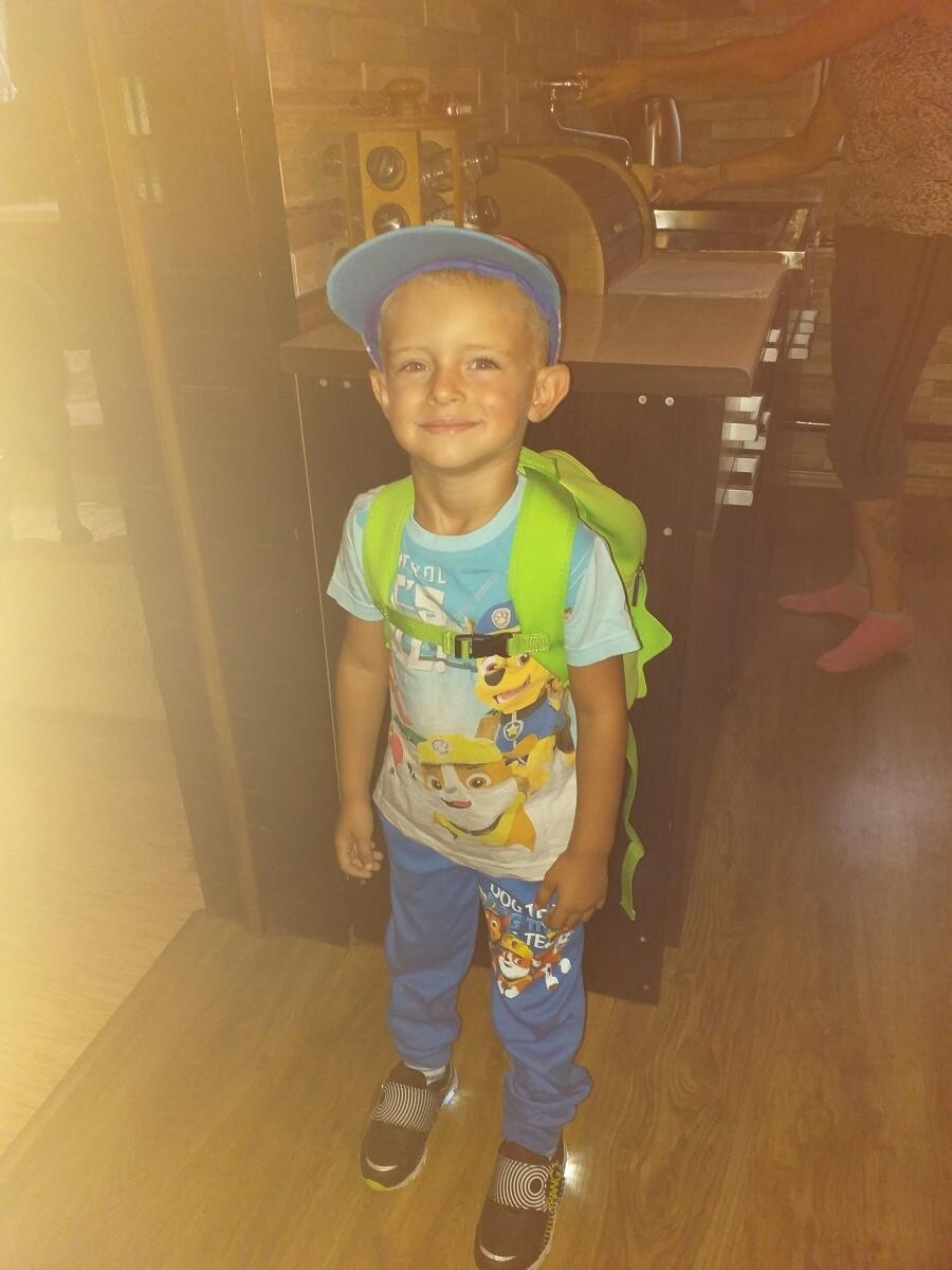 Lukasz w drodze do przedszkola nr 20 wirek im . Słoneczna dolina 
dzielnica: Wirek