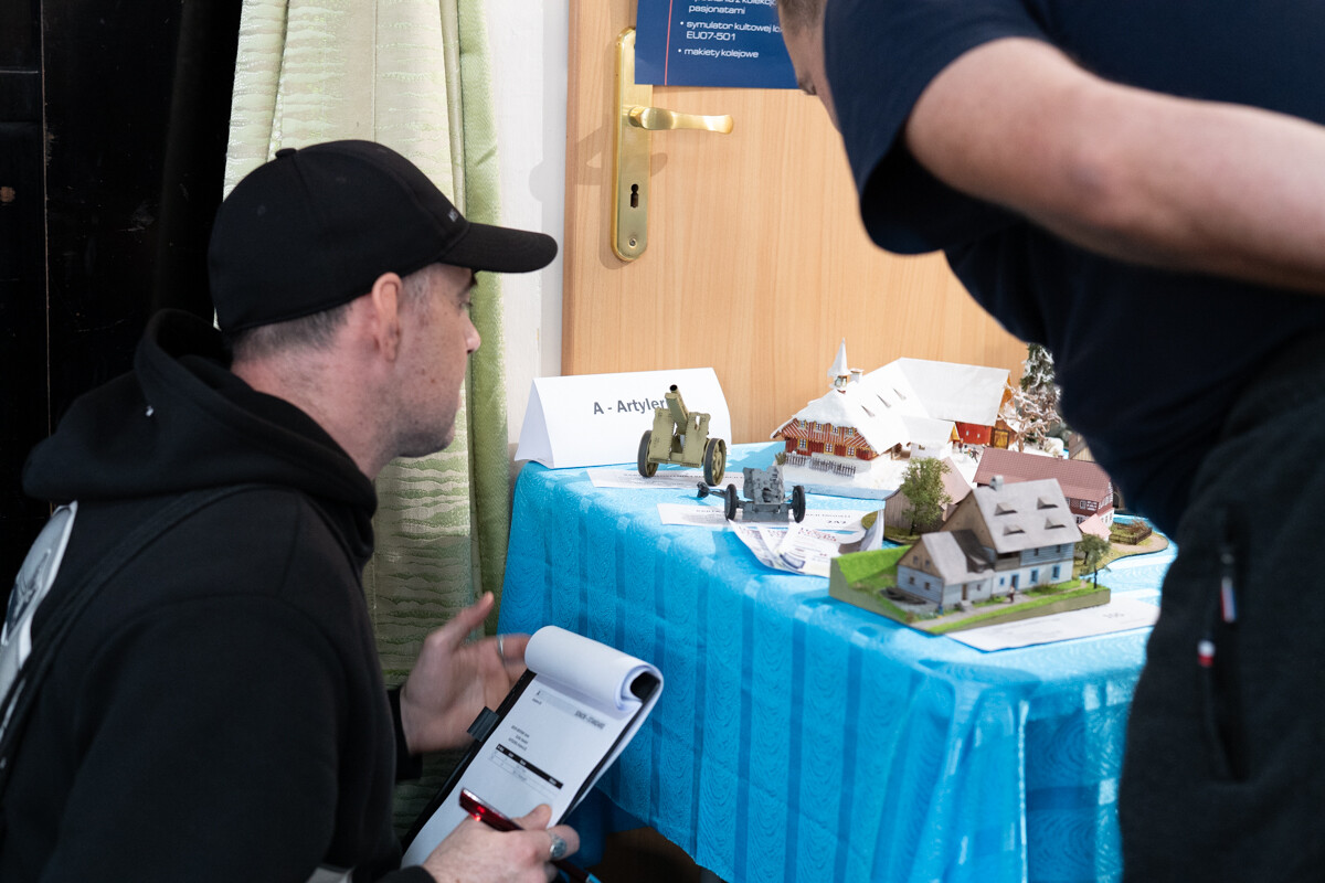 Trwa Regionalny Konkurs Modeli Kartonowych w Rudzie Śląskiej. Zobaczcie zdjęcia! / fot. Marek i Krzysztof Faber
