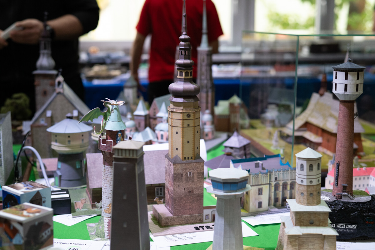 Trwa Regionalny Konkurs Modeli Kartonowych w Rudzie Śląskiej. Zobaczcie zdjęcia! / fot. Marek i Krzysztof Faber