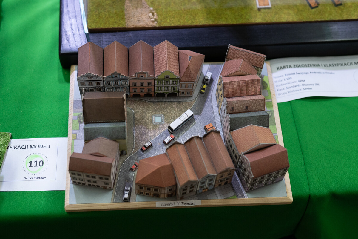 Trwa Regionalny Konkurs Modeli Kartonowych w Rudzie Śląskiej. Zobaczcie zdjęcia! / fot. Marek i Krzysztof Faber