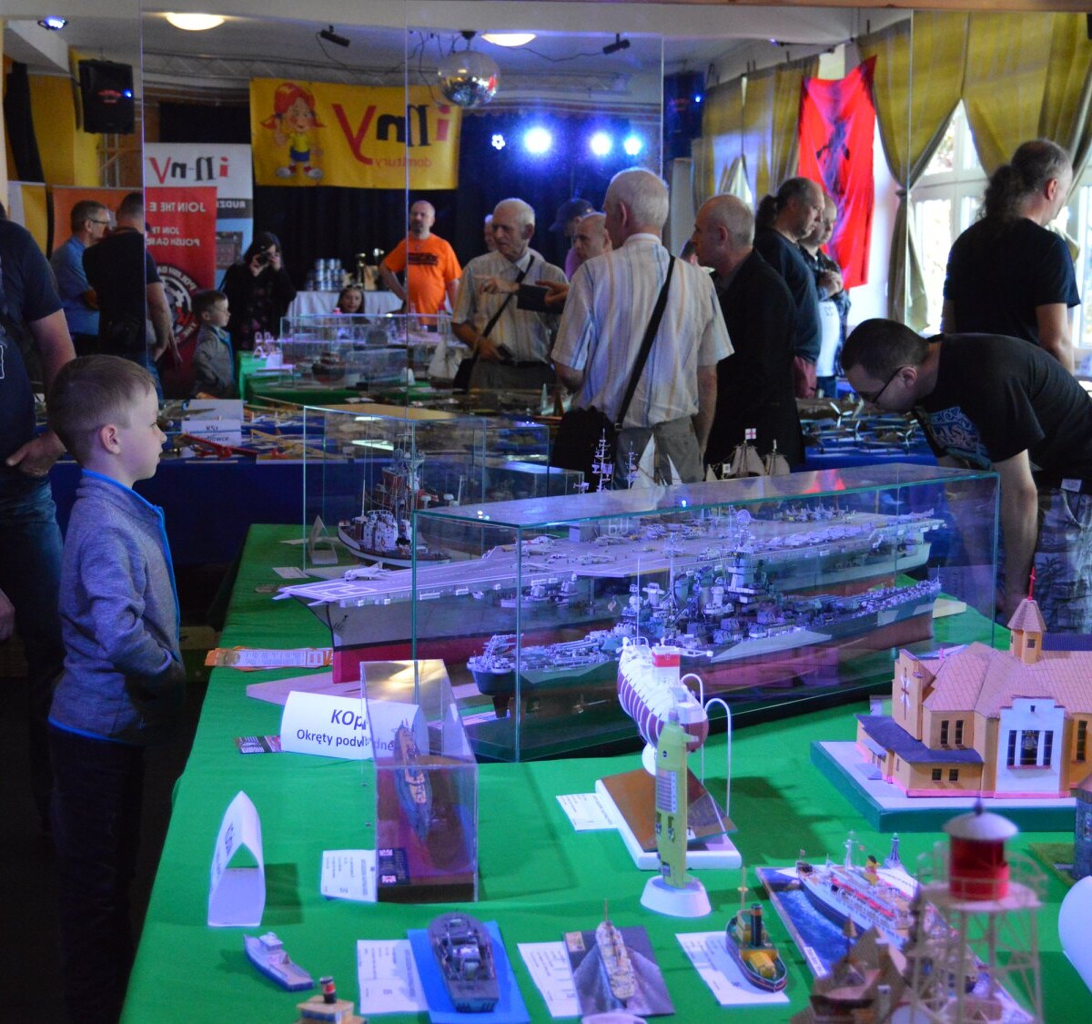 W ostatni weekend międzynarodowe grono modelarzy zawitało do Kochłowic. In-nY Dom Kultury po raz ósmy zorganizował Regionalny Konkurs Modeli Kartonowych.