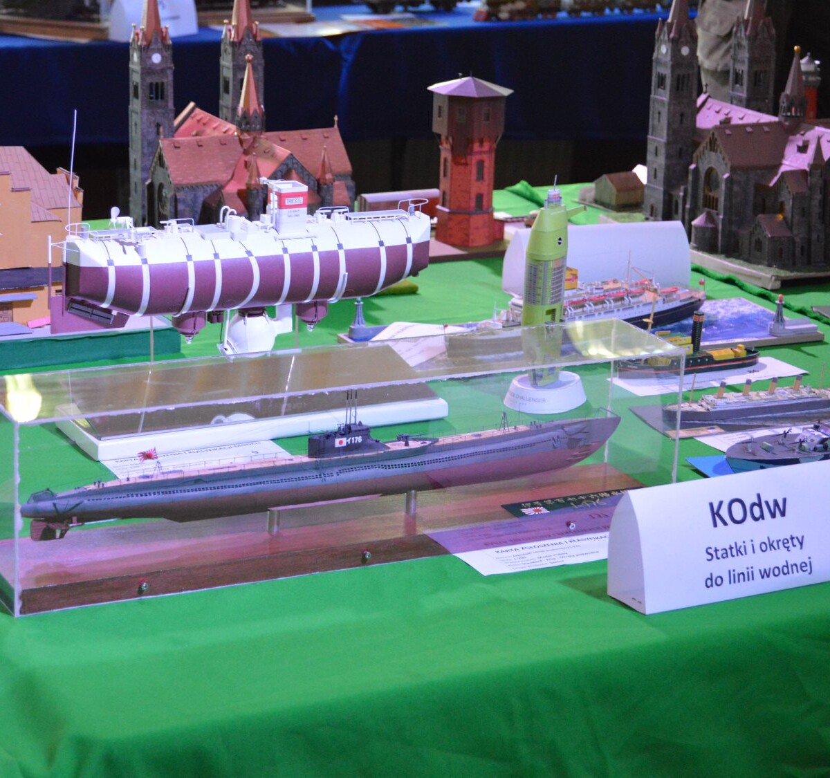 W ostatni weekend międzynarodowe grono modelarzy zawitało do Kochłowic. In-nY Dom Kultury po raz ósmy zorganizował Regionalny Konkurs Modeli Kartonowych.