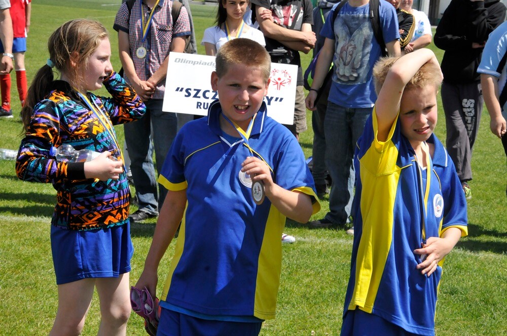 Dzisiaj na stadionie „Grunwald” w Halembie, już po raz XVI, w ramach Tygodnia Godności Osób Niepełnosprawnych odbył się Regionalny Turniej Piłki Nożnej Olimpiad Specjalnych.