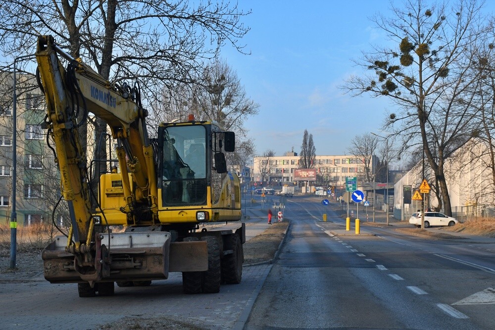 Ruszyła naprawa szkód górniczych na ulicy Czarnoleśnej w Rudzie Śląskiej. Droga ta zostanie kompleksowo przebudowana. 3 marca ulica została zamknięta dla ruchu pojazdów osobowych. 

fot. Jacek Knapik