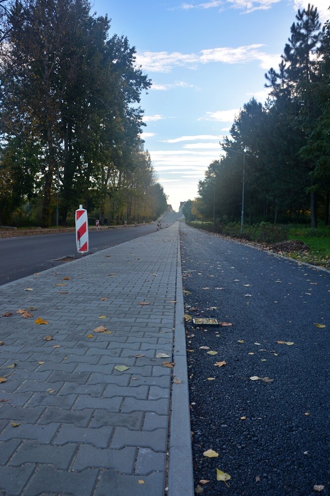 W marcu br. rozpoczęła się naprawa szkód górniczych na ulicy Czarnoleśnej w Rudzie Śląskiej. Od tego czasu ulica została zamknięta dla ruchu pojazdów osobowych. Trwa kompleksowa przebudowa drogi. Jak wygląda przebieg prac? Zobaczcie zdjęcia.

fot. Jacek Knapik