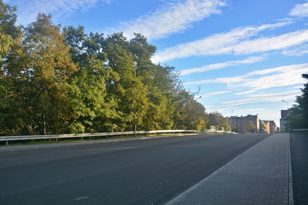 W marcu br. rozpoczęła się naprawa szkód górniczych na ulicy Czarnoleśnej w Rudzie Śląskiej. Od tego czasu ulica została zamknięta dla ruchu pojazdów osobowych. Trwa kompleksowa przebudowa drogi. Jak wygląda przebieg prac? Zobaczcie zdjęcia.

fot. Jacek Knapik