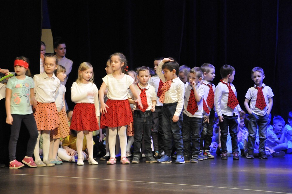 Dzieci z Przedszkola nr 30, czyli z Bajkowej Krainy, wystąpiły na scenie Domu Kultury w Bielszowicach.
