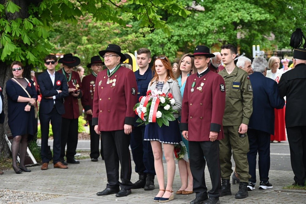 W Kochłowicach odbyły się dziś uroczystości upamiętniające kolejną rocznicę uchwalenia Konstytucji 3 Maja oraz wybuch III Powstania Śląskiego. / fot. UM Ruda Śląska