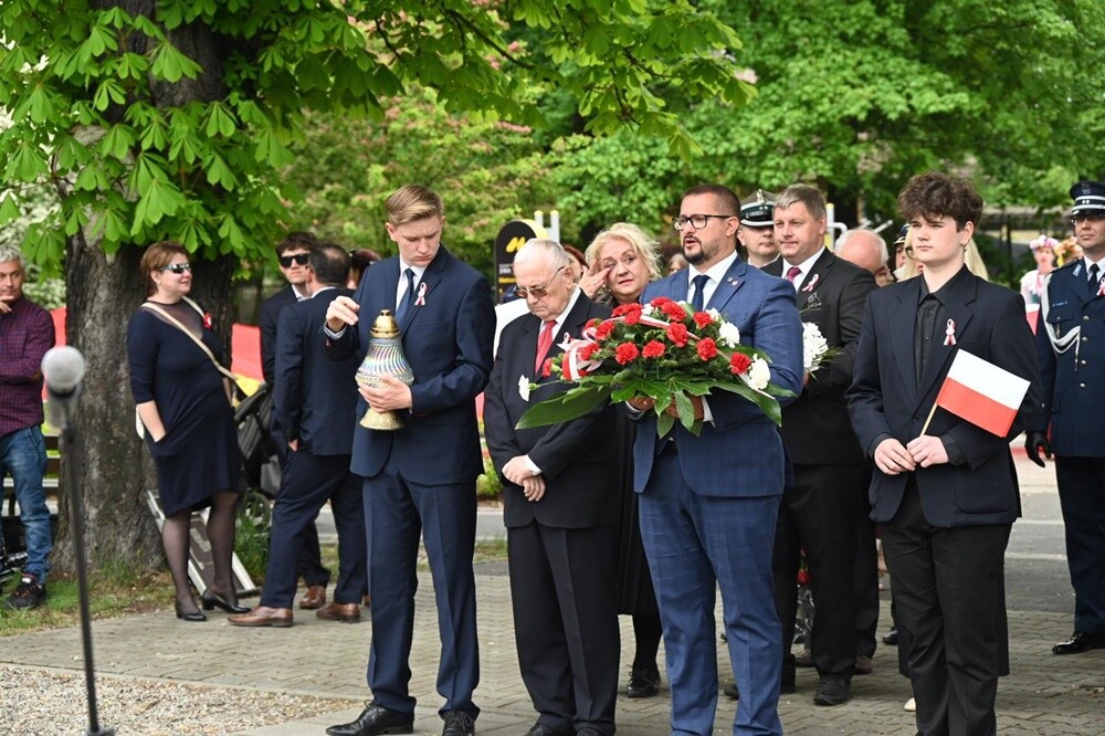 W Kochłowicach odbyły się dziś uroczystości upamiętniające kolejną rocznicę uchwalenia Konstytucji 3 Maja oraz wybuch III Powstania Śląskiego. / fot. UM Ruda Śląska