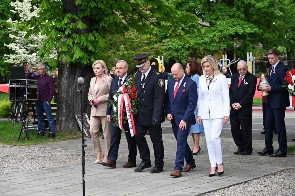 W Kochłowicach odbyły się dziś uroczystości upamiętniające kolejną rocznicę uchwalenia Konstytucji 3 Maja oraz wybuch III Powstania Śląskiego. / fot. UM Ruda Śląska
